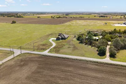 201 Hughes Lane, Grandview, TX 76050 - Photo 5