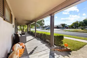 302 W Main St, Honey Grove, TX 75446 - Photo 5