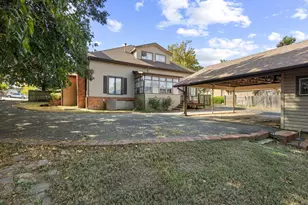 302 W Main St, Honey Grove, TX 75446 - Photo 35