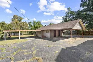 302 W Main St, Honey Grove, TX 75446 - Photo 33