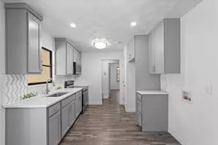 1809 Balla Way, Grand Prairie, TX 75051 - Photo 11