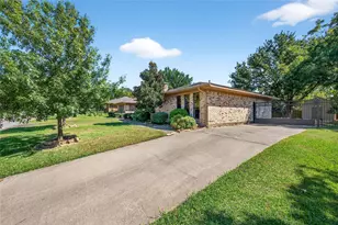 1610 Idlewood Dr, Sherman, TX 75092 - Photo 5