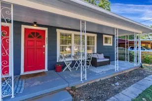 201 S Jones St, Granbury, TX 76048 - Photo 7