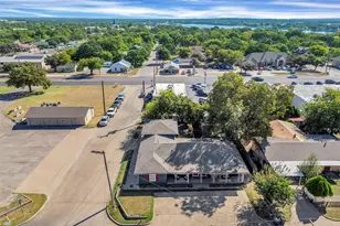 201 S Jones St, Granbury, TX 76048 - Photo 37