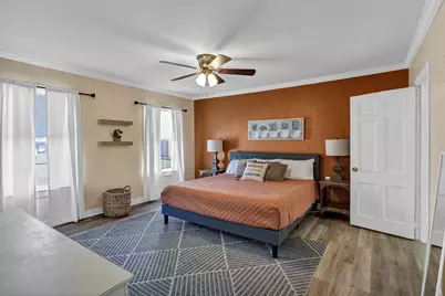 201 S Jones Street, Granbury, TX 76048 - Photo 27