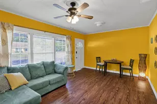 201 S Jones St, Granbury, TX 76048 - Photo 9