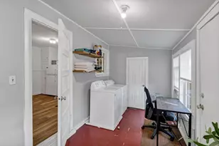 201 S Jones St, Granbury, TX 76048 - Photo 15