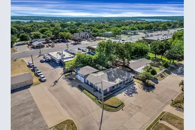 201 S Jones Street, Granbury, TX 76048 - Photo 3