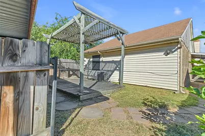 2440 Sunflower Drive, Arlington, TX 76014 - Photo 17
