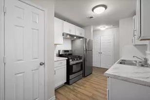 2113 San Antonio, Grand Prairie, TX 75051 - Photo 3