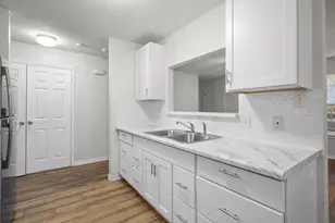 2113 San Antonio, Grand Prairie, TX 75051 - Photo 7