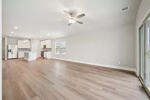 401 Loch Dr, Sherman, TX 75092 - Photo 5