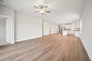 401 Loch Dr, Sherman, TX 75092 - Photo 5