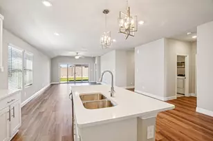 401 Loch Dr, Sherman, TX 75092 - Photo 7