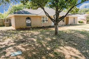 1710 Kingsborough Dr, Arlington, TX 76015 - Photo 3