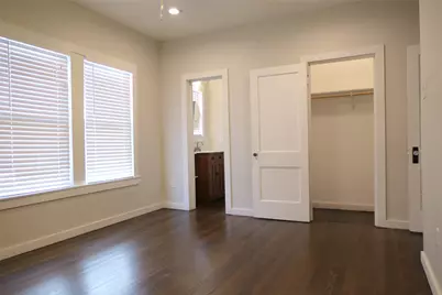 823 Grandview Avenue, Dallas, TX 75223 - Photo 29
