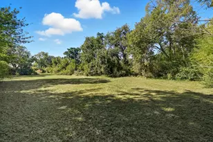 2044 W Oak St, Denton, TX 76201 - Photo 31