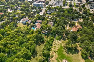 2044 W Oak St, Denton, TX 76201 - Photo 37