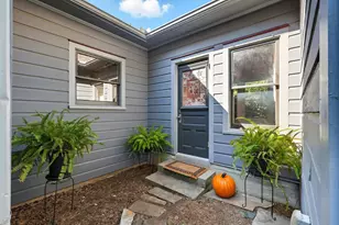 2044 W Oak St, Denton, TX 76201 - Photo 29