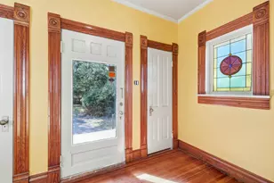 2044 W Oak St, Denton, TX 76201 - Photo 3