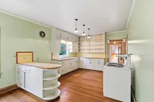 2044 W Oak St, Denton, TX 76201 - Photo 13