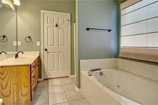 2605 N Locust St, Denton, TX 76209 - Photo 9