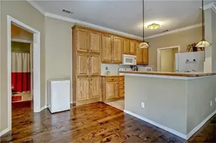 2605 N Locust St, Denton, TX 76209 - Photo 3