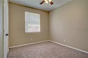 2605 N Locust St, Denton, TX 76209 - Photo 11