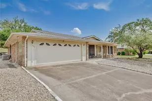 5002 Elms Ct, Granbury, TX 76049 - Photo 3