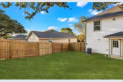 404 E Elm Street, Denison, TX 75021 - Photo 19