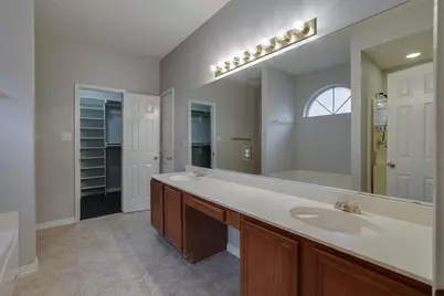 4507 Harpers Ferry Drive, Grand Prairie, TX 75052 - Photo 17