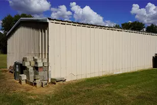 421 Weakes St, Eustace, TX 75124 - Photo 21