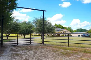 421 Weakes St, Eustace, TX 75124 - Photo 9