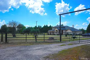 421 Weakes St, Eustace, TX 75124 - Photo 7