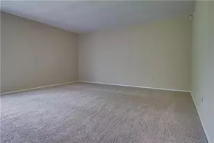 3414 Chesapeake Dr, Arlington, TX 76014 - Photo 3