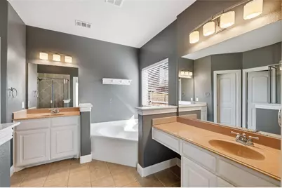 2783 Bridgewater Drive, Grand Prairie, TX 75054 - Photo 15