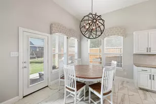 2783 Bridgewater Dr, Grand Prairie, TX 75054 - Photo 9