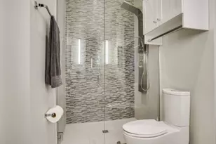 2300 N Carroll Ave, Dallas, TX 75204 - Photo 39