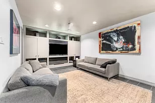 10406 Crestover Dr, Dallas, TX 75229 - Photo 13