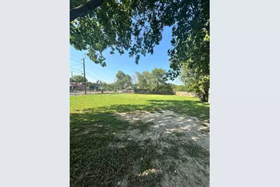 3801 E Berry Street, Fort Worth, TX 76105 - Photo 5