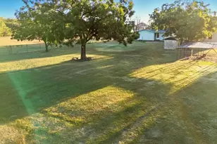 4609 Pioneer Rd, Balch Springs, TX 75180 - Photo 33