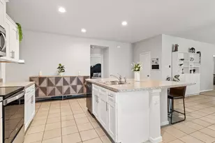 228 Abingdon St, Azle, TX 76020 - Photo 9