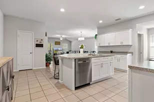 228 Abingdon St, Azle, TX 76020 - Photo 5