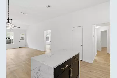 1013 Grand Central Parkway, Saginaw, TX 76131 - Photo 9