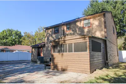 1521 W Springcrest Circle, Lancaster, TX 75134 - Photo 7