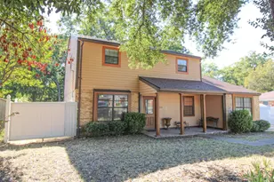 1521 W Springcrest Cir, Lancaster, TX 75134 - Photo 3