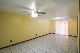 1521 W Springcrest Cir, Lancaster, TX 75134 - Photo 11