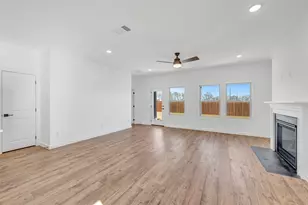 2217 Maple Ridge Dr, Van Alstyne, TX 75495 - Photo 7