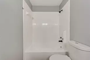 6415 Brownlee Ln, Arlington, TX 76018 - Photo 15