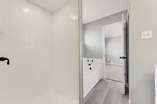 6415 Brownlee Ln, Arlington, TX 76018 - Photo 19